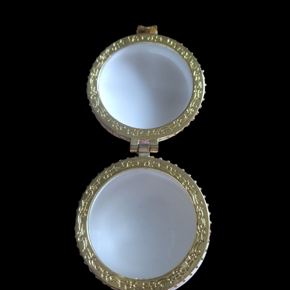 Pink and White Gift Box Trinket - Picture 4 of 4